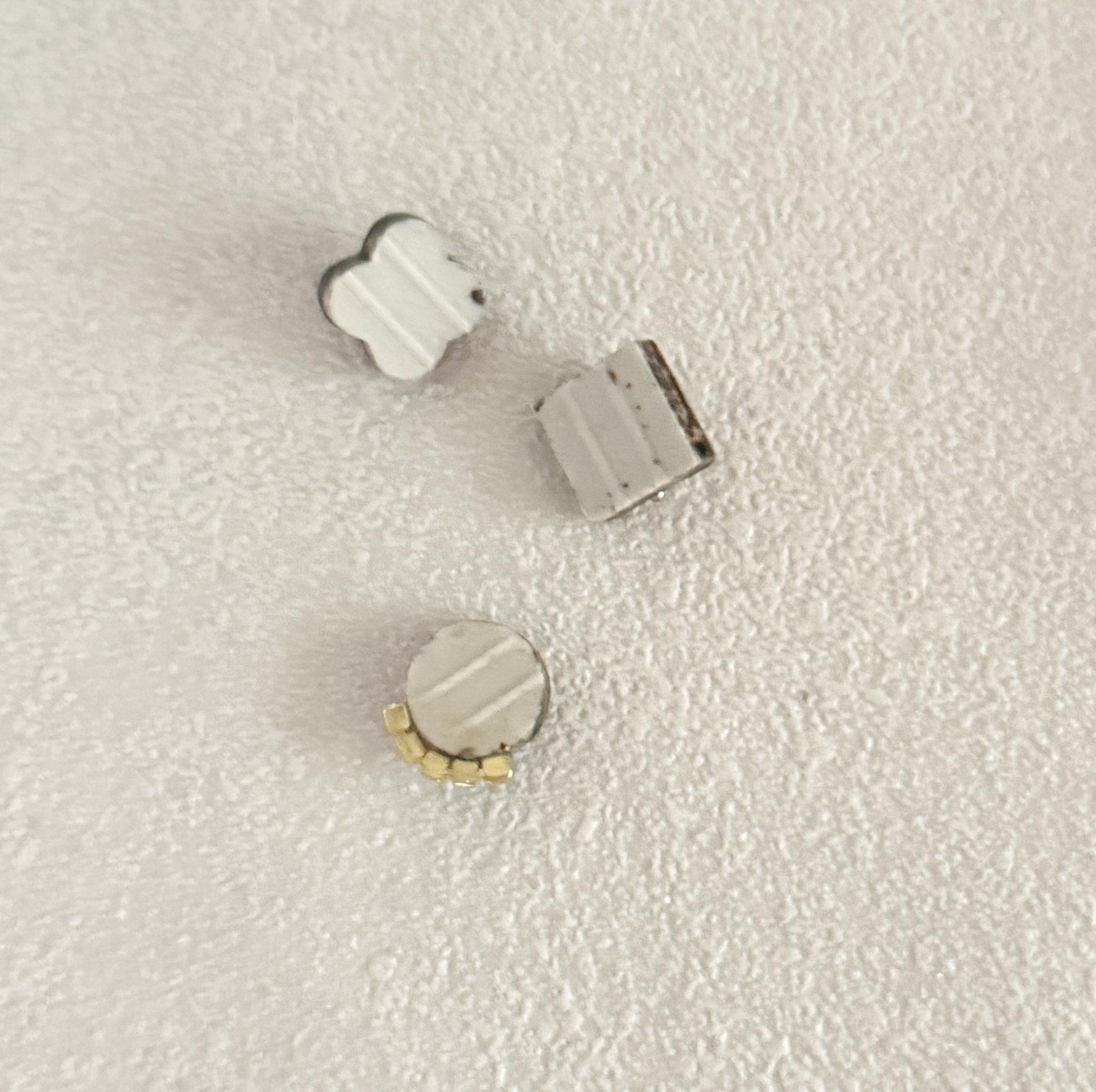 【新作】美濃焼 玉虫グリーン×スワロフスキーの3ペアセット｜アレルギー対応ピアス／イヤリング｜大人の耳飾り | 5枚目